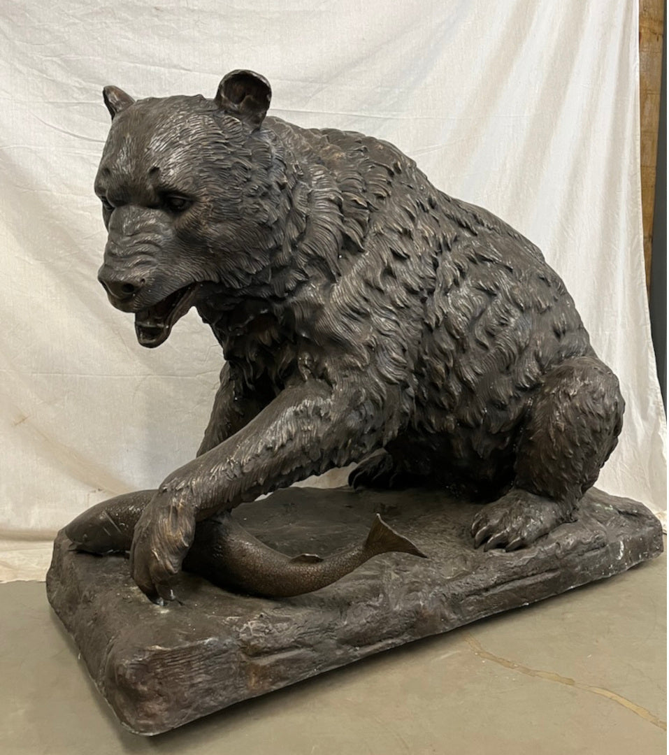 Bronze Skulptur "Bär mit Fisch" - vintage-shop-24
