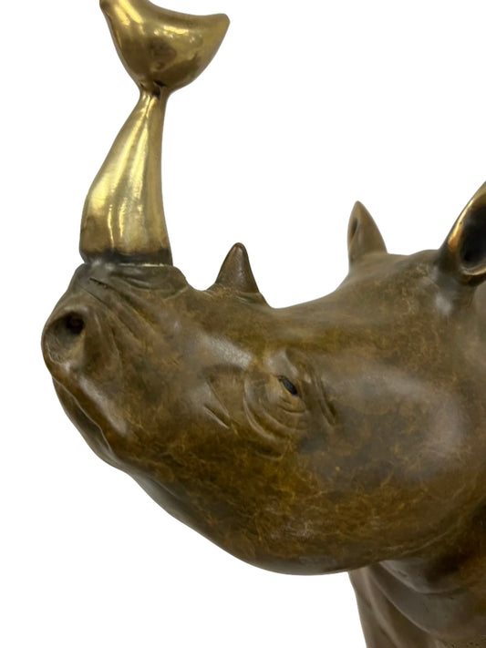 Bronze Skulptur "sitzendes Nashorn" mit goldenem Horn - vintage-shop-24