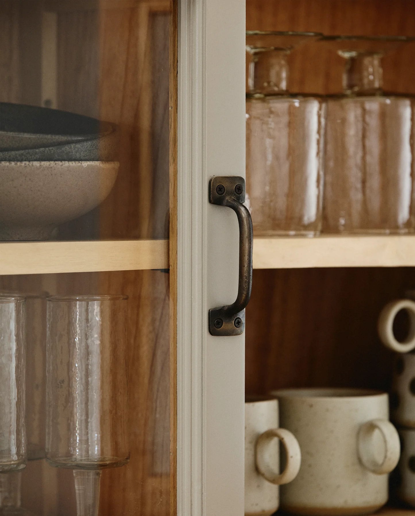 Wandvitrine Holz grau-natur - modernes Wohndesign