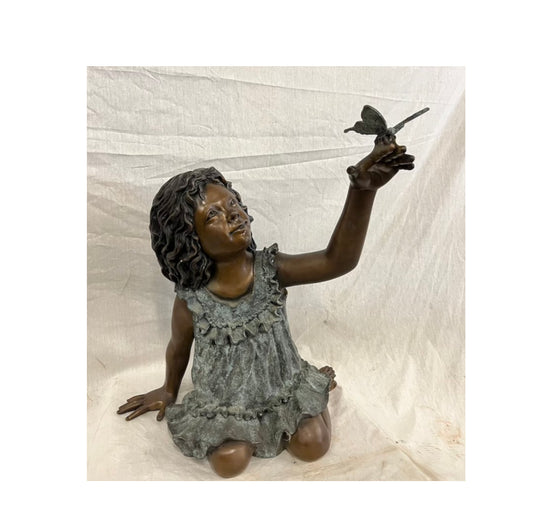 Bronze Skulptur "Mädchen mit Schmetterling" - vintage-shop-24