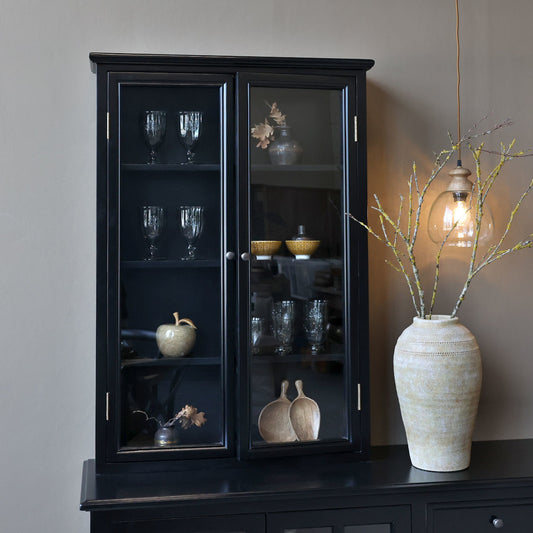 Wandvitrine matt schwarz - vintage Wohndesign