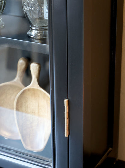 Wandvitrine matt schwarz - vintage Wohndesign